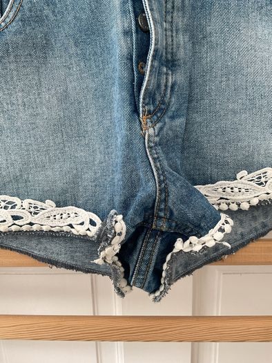 shorts miss selfridge size 10 denim shorts with lace detail button opening