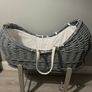 wicker grey moses basket Image 2