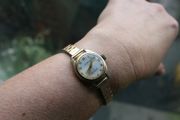 Vintage SINCA 21 Waterproof Antimagnetic  Women Watch Swiss  Watch (works well)