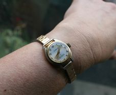 Vintage SINCA 21 Waterproof Antimagnetic  Women Watch Swiss  Watch (works well)