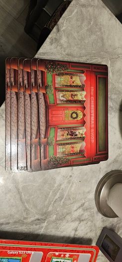 Christmas dishes, place mats & dip/snacks tray
