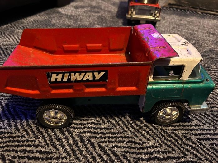 Vintage tri-ang tipping lorry