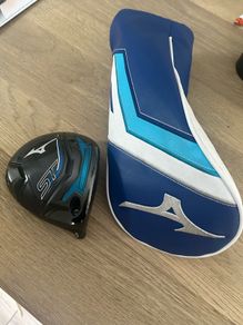 Mizuno STX 270 driver head and cover