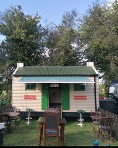 Mobile pub
