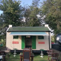 Mobile pub