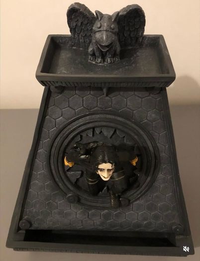 The Crow Neca fountain 2002