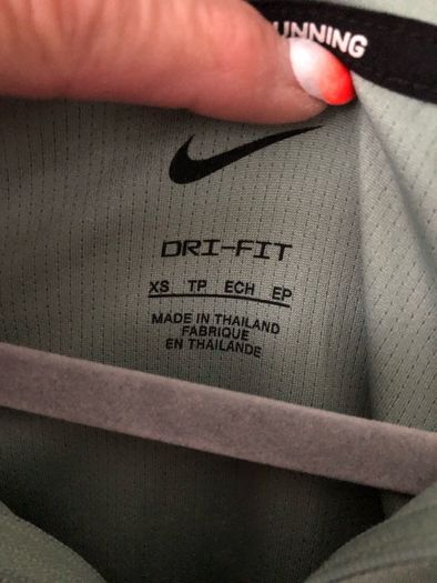 Ladies Nike sweater size S reduced