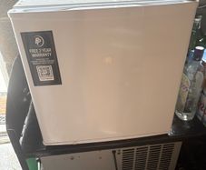 Small white Fridge With Ice Compartment For Sale