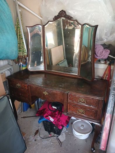 vintage bedroom dresser