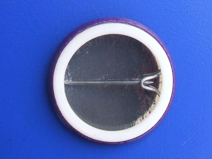 THE REAL GHOSTBUSTERS (animated cartoon series) - a promotional button badge featuring the 'no ghost' logo (c.1986)