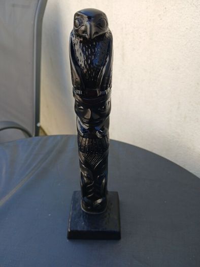 Original Canadian BOMA BLACK Totem