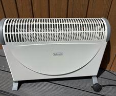 DeLonghi 2kW Convector Heater