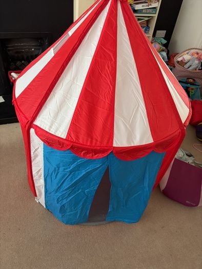 Playing tent