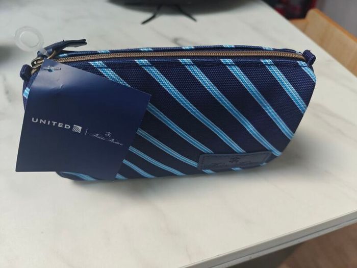 United Airlines business mclass washbag, unopened