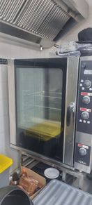 Commercial Convection Oven  10 Racks  Excellent