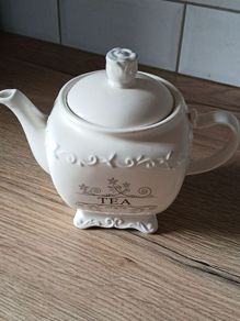 Jardin Fleur by Leonardo Teapot