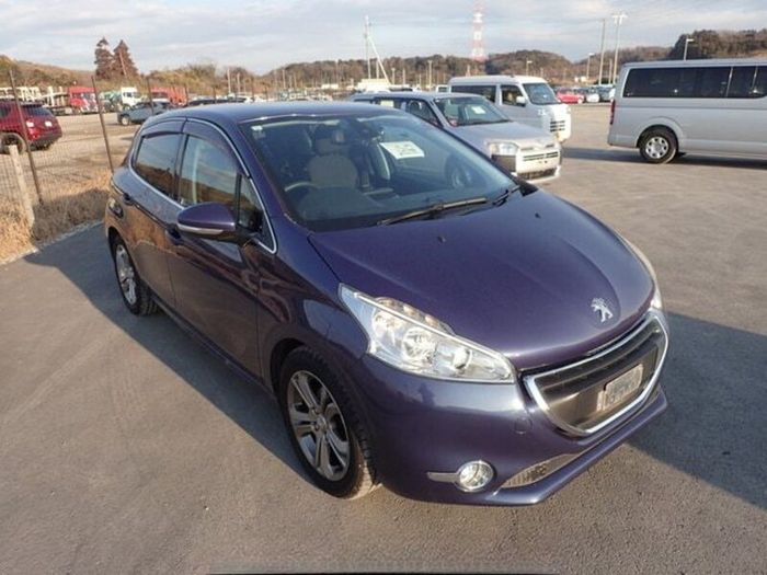 Low Milage Peugeot 2015/02 1.2L Automatic