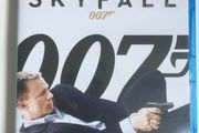 007 James Bond: Skyfall [2012] Daniel Craig, Javier Bardem, Judi Dench, Naomie Harris, Ben Whishaw, Ralph Fiennes, Berenice Marlohe &amp; Albert Finney [Blu-ray+DVD Movie]