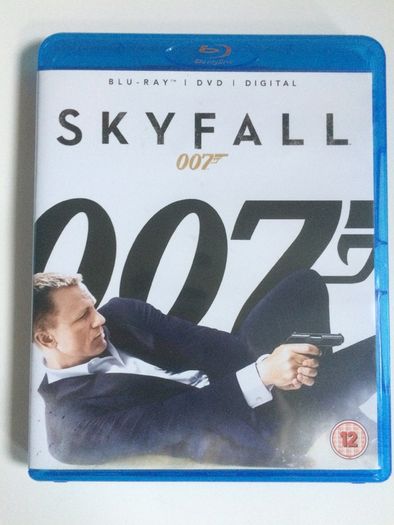 007 James Bond: Skyfall [2012] Daniel Craig, Javier Bardem, Judi Dench, Naomie Harris, Ben Whishaw, Ralph Fiennes, Berenice Marlohe & Albert Finney [Blu-ray+DVD Movie]