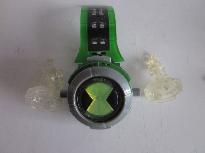 Ben 10 Ultimate Omnitrix Crystal Topper Watch Light/Sounds 2008