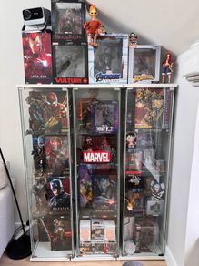 Hot Toys and 1/6