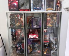 Hot Toys and 1/6