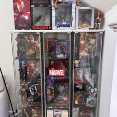 Hot Toys and 1/6