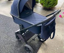Venicci Tinum 3-in-1 Travel System with Avionaut Pixel Pro Car Seat + Isofix Base