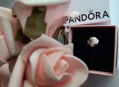 New genuine pandora Mum of the year hear charm