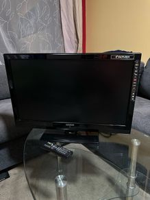 Walker 24" TV
