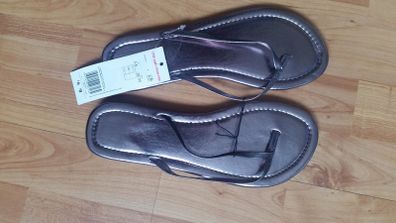 Size 5 - BNWT A Lovely Pair of Ladies Sandals.