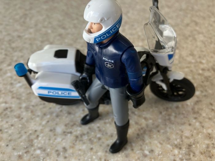 Bruder 1:16 Ducati Police Motorcycle + Figure