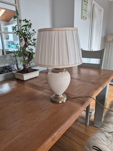 Table lamp