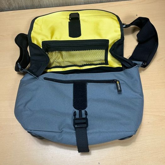 Nikon DSLR Camera Shoulder Bag - Black - Padded with Adjustable Divider