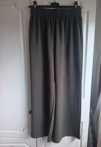 Wide-leg trousers in Khaki Green
