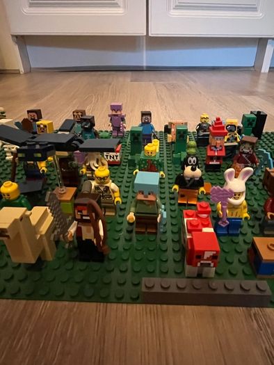 LEGO Bundle Mixed Bricks and characters