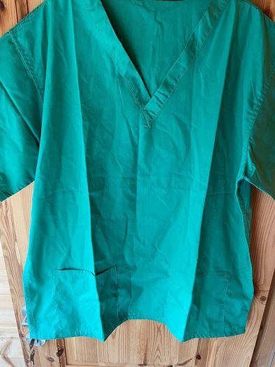Scrubs Medium Top