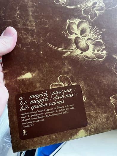 10e each Techno 12" vinyl