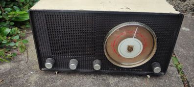 Vintage Philips table-top valve radio