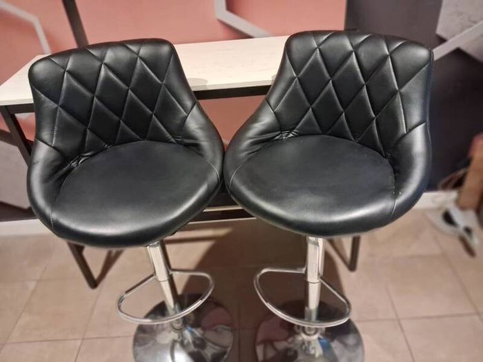 Bar stool