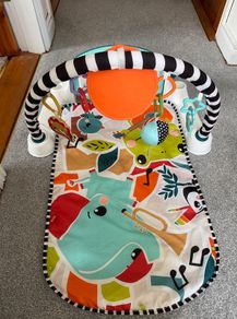 Fisher-Price Baby Activity Mat Glow and Grow Kick & Play Piano Gym