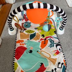 Fisher-Price Baby Activity Mat Glow and Grow Kick & Play Piano Gym