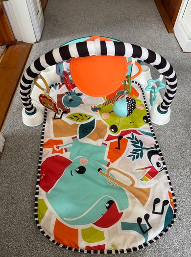 Fisher-Price Baby Activity Mat Glow and Grow Kick & Play Piano Gym
