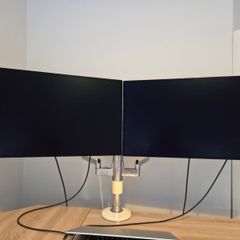 Studio Display - Nano-texture glass - VESA mount adapter