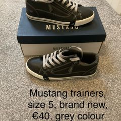 Mustang trainers, size 5, brand new
