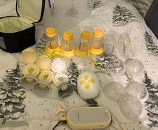 Medela pumps 1 single and 1 freestyle double