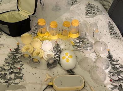 Medela pumps 1 single and 1 freestyle double