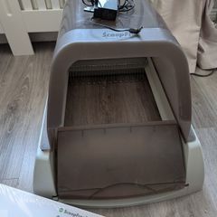 Pet safe Scoopfree Litter tray and 3 refills