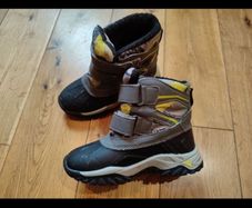 Size 8 (26) winter boots