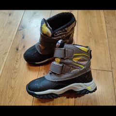 Size 8 (26) winter boots